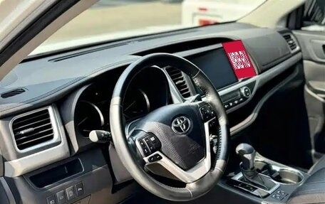 Toyota Highlander III, 2021 год, 2 900 000 рублей, 24 фотография