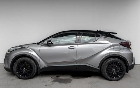 Toyota C-HR I рестайлинг, 2019 год, 2 200 000 рублей, 8 фотография