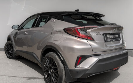 Toyota C-HR I рестайлинг, 2019 год, 2 200 000 рублей, 7 фотография