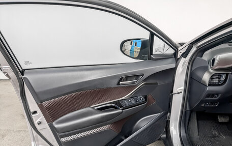 Toyota C-HR I рестайлинг, 2019 год, 2 200 000 рублей, 19 фотография