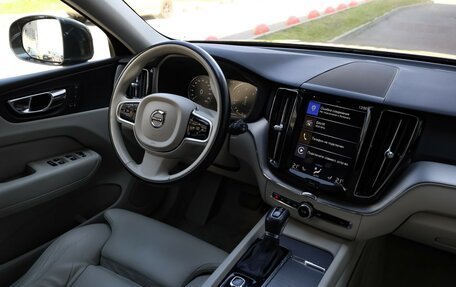 Volvo XC60 II, 2018 год, 2 999 000 рублей, 9 фотография