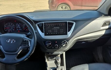 Hyundai Solaris II рестайлинг, 2021 год, 1 231 000 рублей, 5 фотография