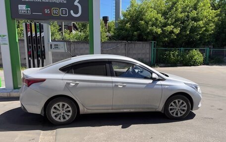 Hyundai Solaris II рестайлинг, 2018 год, 1 100 000 рублей, 2 фотография