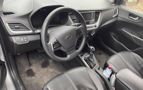 Hyundai Solaris II рестайлинг, 2018 год, 1 100 000 рублей, 3 фотография