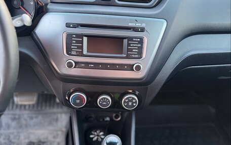 KIA Rio III рестайлинг, 2016 год, 999 999 рублей, 12 фотография