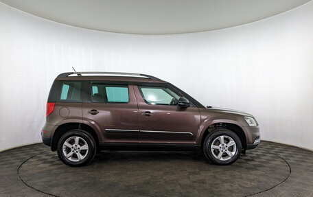 Skoda Yeti I рестайлинг, 2017 год, 1 595 000 рублей, 20 фотография