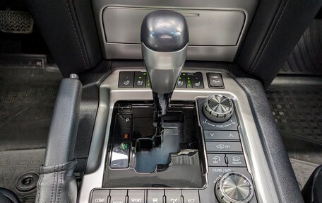 Toyota Land Cruiser 200, 2020 год, 7 700 000 рублей, 22 фотография