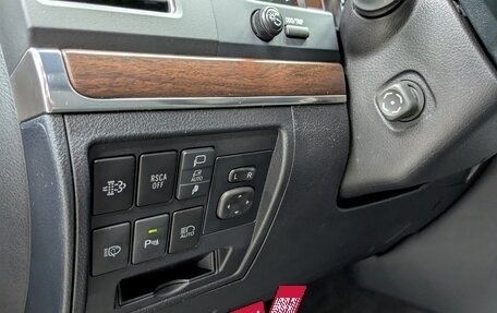 Toyota Land Cruiser 200, 2020 год, 7 700 000 рублей, 12 фотография