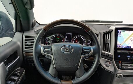 Toyota Land Cruiser 200, 2020 год, 7 700 000 рублей, 25 фотография