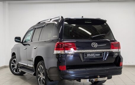 Toyota Land Cruiser 200, 2020 год, 7 700 000 рублей, 29 фотография