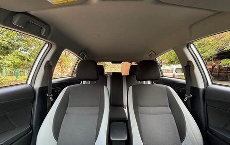 Toyota Yaris XP150 рестайлинг, 2021 год, 1 160 000 рублей, 10 фотография