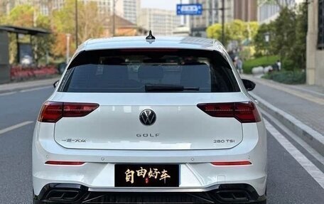 Volkswagen Golf VIII, 2022 год, 1 820 000 рублей, 5 фотография