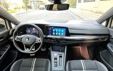 Volkswagen Golf VIII, 2022 год, 1 820 000 рублей, 9 фотография