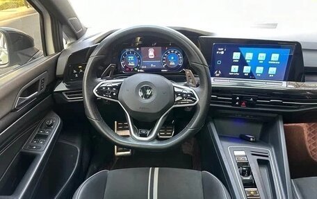 Volkswagen Golf VIII, 2022 год, 1 820 000 рублей, 10 фотография