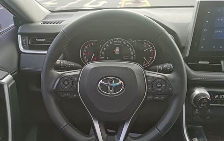 Toyota RAV4, 2022 год, 3 070 000 рублей, 10 фотография