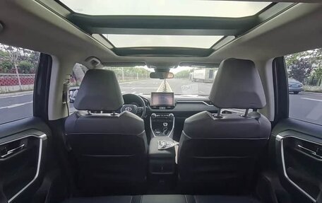 Toyota RAV4, 2022 год, 3 070 000 рублей, 13 фотография