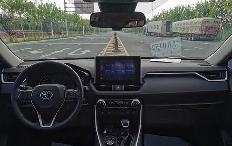 Toyota RAV4, 2022 год, 3 070 000 рублей, 9 фотография