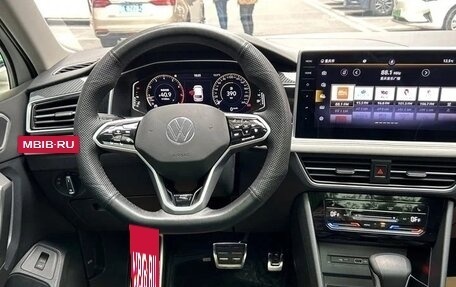 Volkswagen Tiguan II, 2022 год, 2 350 000 рублей, 10 фотография