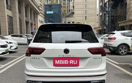 Volkswagen Tiguan II, 2022 год, 2 350 000 рублей, 6 фотография