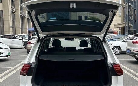 Volkswagen Tiguan II, 2022 год, 2 350 000 рублей, 16 фотография