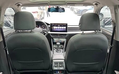 Volkswagen Tiguan II, 2022 год, 2 350 000 рублей, 15 фотография