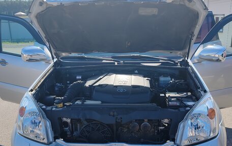 Toyota Land Cruiser 100 рестайлинг 2, 2007 год, 2 900 000 рублей, 6 фотография