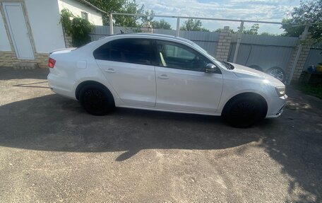Volkswagen Jetta VI, 2015 год, 1 000 000 рублей, 2 фотография