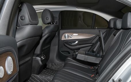 Mercedes-Benz E-Класс, 2019 год, 3 900 000 рублей, 9 фотография
