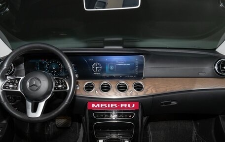 Mercedes-Benz E-Класс, 2019 год, 3 900 000 рублей, 7 фотография