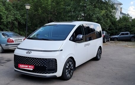 Hyundai Staria, 2023 год, 5 540 000 рублей, 2 фотография