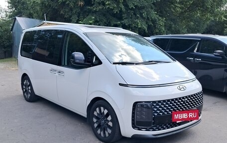 Hyundai Staria, 2023 год, 5 540 000 рублей, 3 фотография