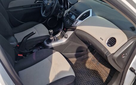 Chevrolet Cruze II, 2013 год, 745 000 рублей, 6 фотография