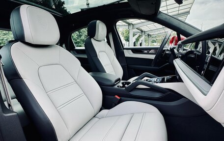 Porsche Cayenne III, 2025 год, 20 000 000 рублей, 23 фотография