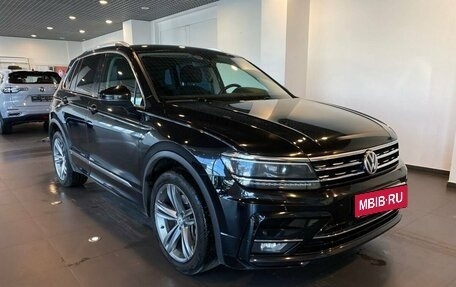 Volkswagen Tiguan II, 2018 год, 2 490 000 рублей, 1 фотография
