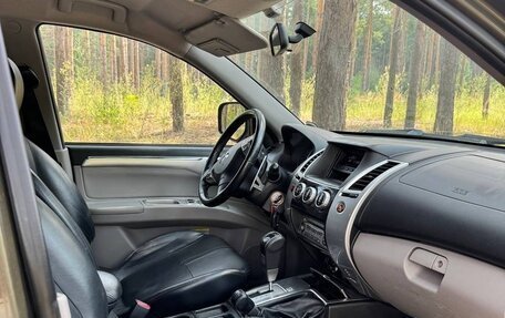 Mitsubishi Pajero Sport II рестайлинг, 2014 год, 1 950 000 рублей, 9 фотография