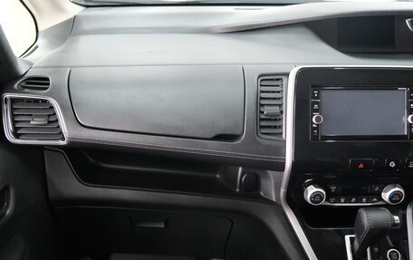 Nissan Serena IV, 2017 год, 2 199 000 рублей, 22 фотография