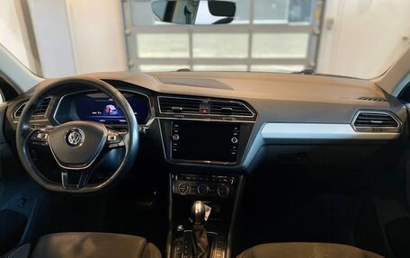 Volkswagen Tiguan II, 2018 год, 2 490 000 рублей, 9 фотография