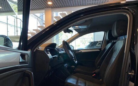 Volkswagen Tiguan II, 2018 год, 2 490 000 рублей, 16 фотография