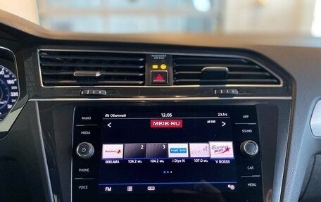Volkswagen Tiguan II, 2018 год, 2 490 000 рублей, 14 фотография