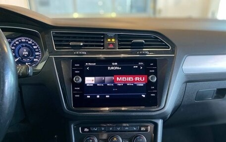 Volkswagen Tiguan II, 2018 год, 2 490 000 рублей, 13 фотография