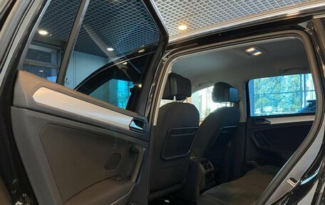 Volkswagen Tiguan II, 2018 год, 2 490 000 рублей, 23 фотография