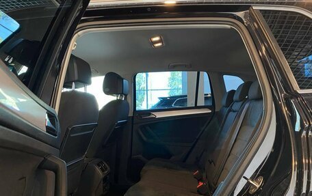 Volkswagen Tiguan II, 2018 год, 2 490 000 рублей, 24 фотография