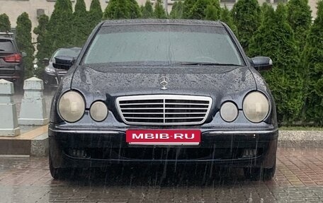 Mercedes-Benz E-Класс, 2000 год, 525 000 рублей, 13 фотография