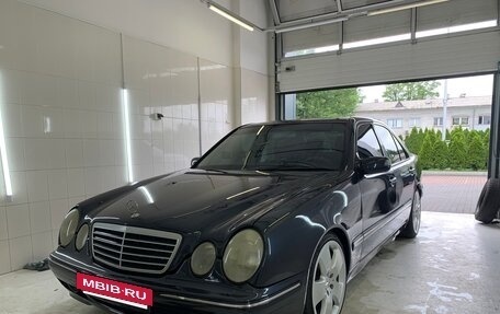 Mercedes-Benz E-Класс, 2000 год, 525 000 рублей, 2 фотография