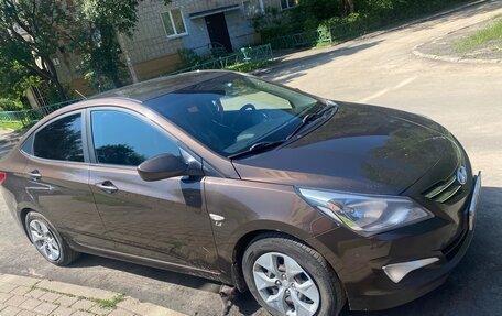Hyundai Solaris II рестайлинг, 2016 год, 950 000 рублей, 2 фотография
