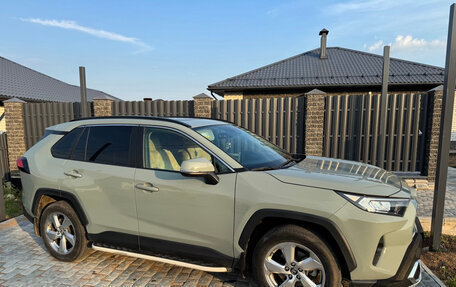 Toyota RAV4, 2019 год, 2 900 000 рублей, 3 фотография
