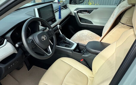 Toyota RAV4, 2019 год, 2 900 000 рублей, 9 фотография