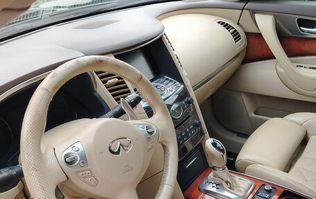 Infiniti FX II, 2010 год, 1 400 000 рублей, 13 фотография