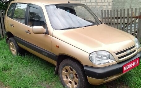Chevrolet Niva I рестайлинг, 2005 год, 380 000 рублей, 1 фотография