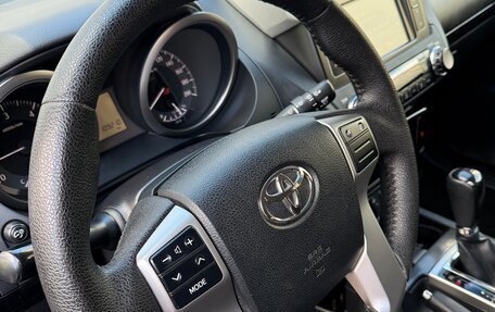 Toyota Land Cruiser Prado 150 рестайлинг 2, 2015 год, 3 650 000 рублей, 16 фотография